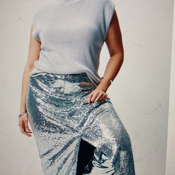 Sequin shimmer maxi skirt with slit - Picture 7 of 7